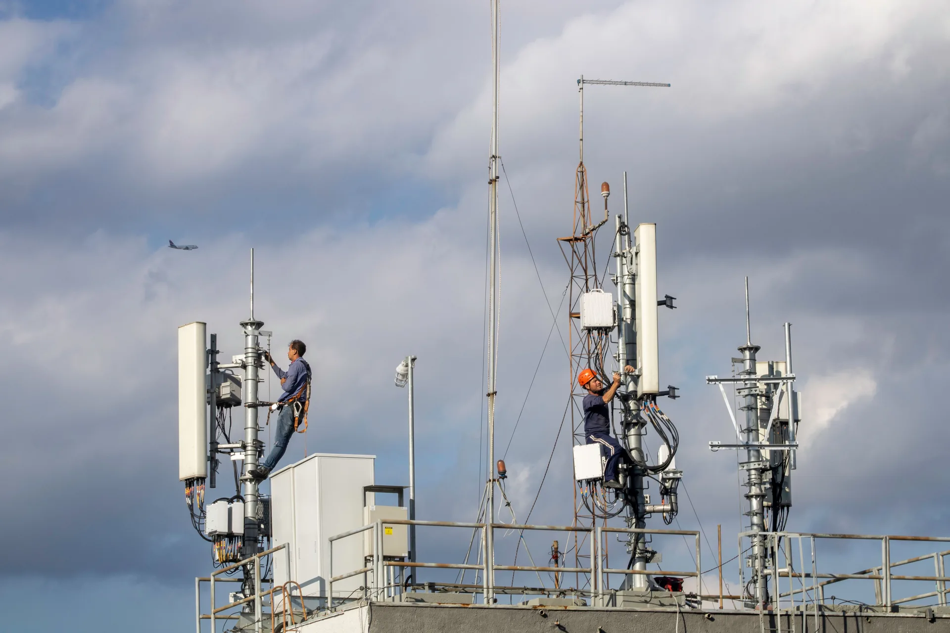Telecom · Gabinetes de radiobases